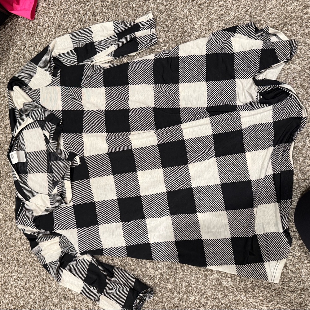 Sew In Love. NWT. Size medium.